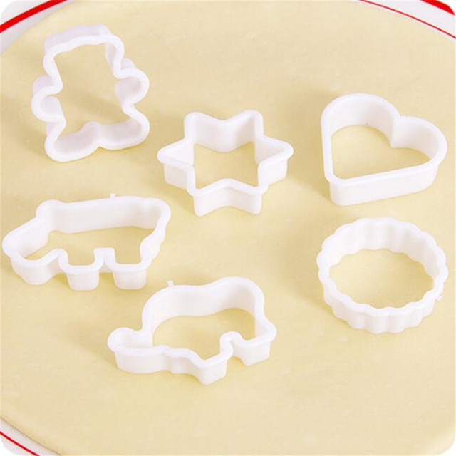 6Pcs/set Kitchen Tool Biscuit Cutters Animal Shaped Plastic Cookie Pastry  Fondant Moulds Biscuit Mold For